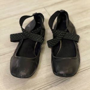 Kenneth Cole Ballet Strap Flats Size 6